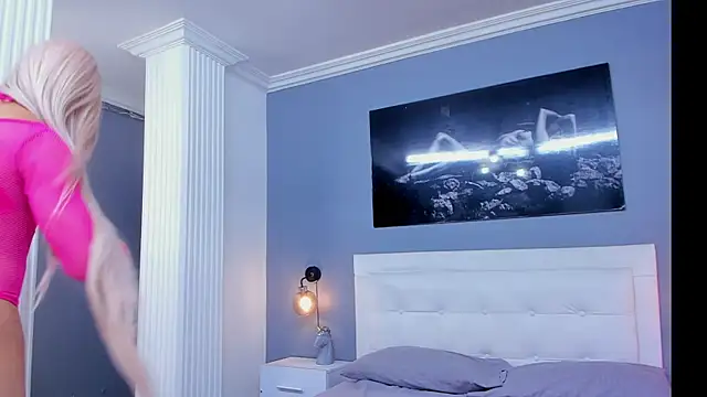 Snapshot of isa_lancaster chatting on 02.26.25 isa lancaster online show from 02.26.25