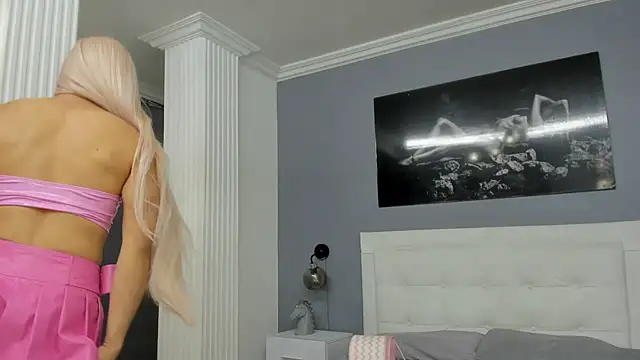 Snapshot of isa_lancaster chatting on 03.09.25 isa lancaster online show from 03.09.25