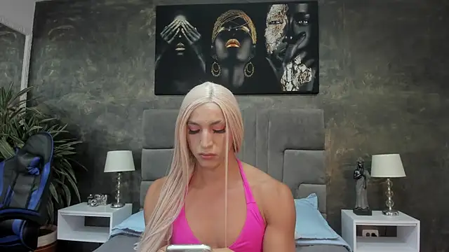 Snapshot of isa_lancaster chatting on 10.21.25 isa lancaster online show from 10.21.25