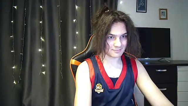 Snapshot of sweet_lucifer666 chatting on 03.18.25 sweet lucifer666 online show from 03.18.25