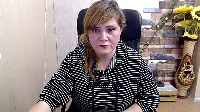 Snapshot of DaniellaKiss chatting on 03.15.25 DaniellaKiss online show from 03.15.25