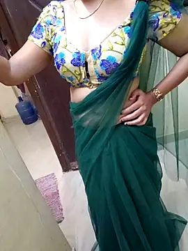 Snapshot of Roja-Telugu777 chatting on 03.08.25 Roja-Telugu777 online show from 03.08.25