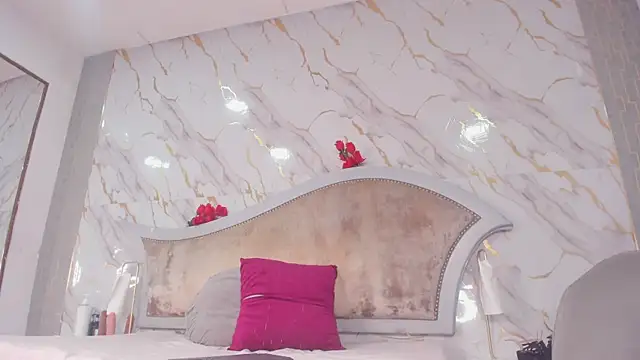 Snapshot of sarita_rouzze chatting on 11.09.25 sarita rouzze online show from 11.09.25