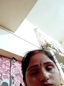 Snapshot of annaya_sweet chatting on 05.17.26 annaya sweet online show from 05.17.26