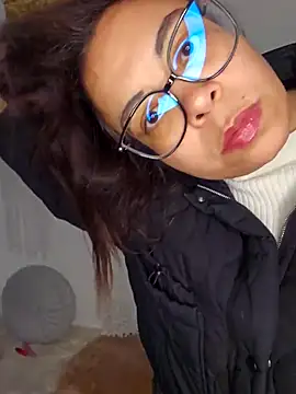 Snapshot of Karamell-Mieze chatting on 10.24.25 Karamell-Mieze online show from 10.24.25