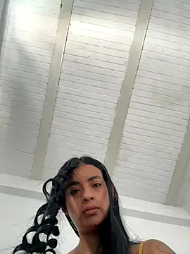 Laura fernandezII online show from 10.20.25