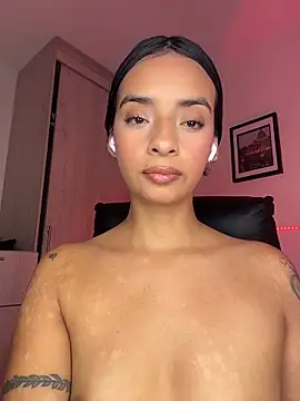 Laura fernandezII online show from 02.13.26