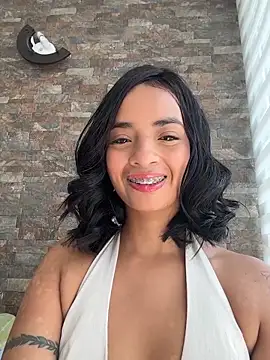 Laura fernandezII online show from 03.04.26