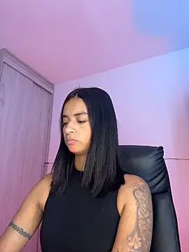 Laura fernandezII online show from 04.28.26