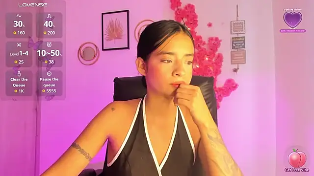 Laura fernandezII online show from 05.05.26