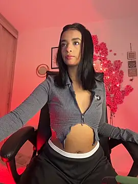 Laura fernandezII online show from 05.06.26