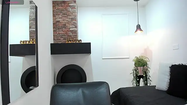 LenaRuiz  online show from 02.01.25