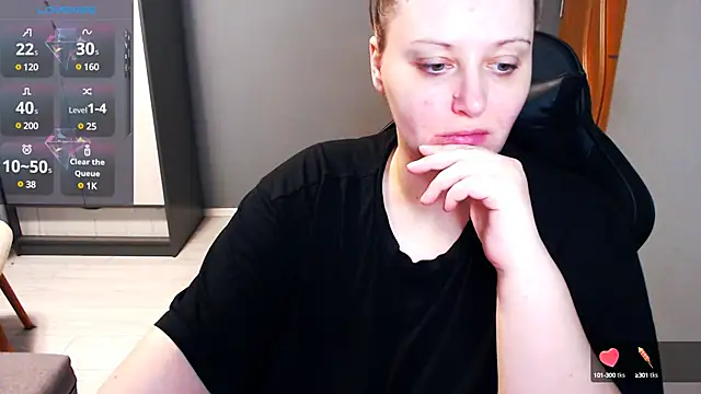 Snapshot of anna_claire chatting on 12.19.24 anna claire online show from 12.19.24