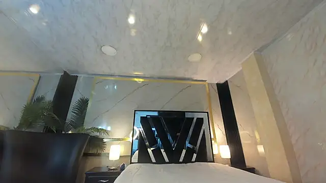 Princess Violett online show from 12.05.25