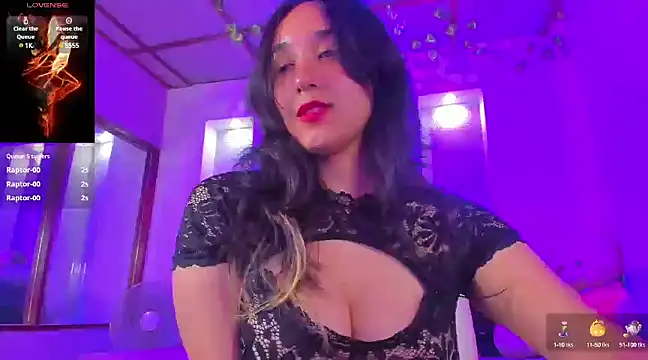 Snapshot of juliieta_love chatting on 02.04.25 juliieta love online show from 02.04.25