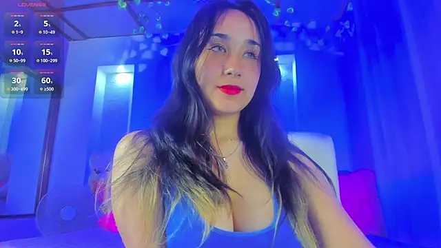 Snapshot of juliieta_love chatting on 02.18.25 juliieta love online show from 02.18.25