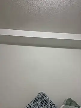 Snapshot of islandvybee55 chatting on 01.21.25 islandvybee55 online show from 01.21.25