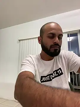 Snapshot of islandvybee55 chatting on 01.31.25 islandvybee55 online show from 01.31.25