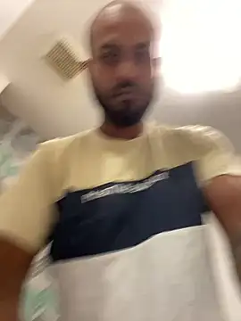 Snapshot of islandvybee55 chatting on 02.22.25 islandvybee55 online show from 02.22.25