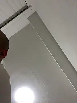 Snapshot of islandvybee55 chatting on 03.07.25 islandvybee55 online show from 03.07.25