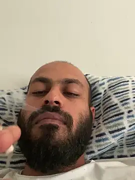 Snapshot of islandvybee55 chatting on 03.22.25 islandvybee55 online show from 03.22.25