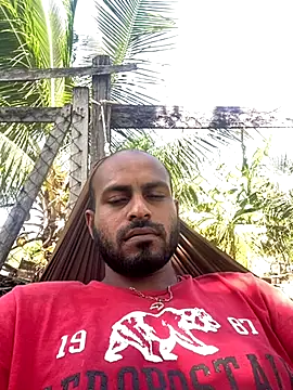 Snapshot of islandvybee55 chatting on 12.03.25 islandvybee55 online show from 12.03.25