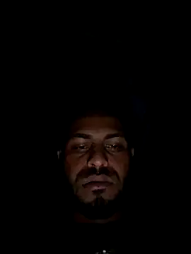 Snapshot of islandvybee55 chatting on 12.21.25 islandvybee55 online show from 12.21.25