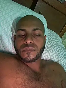 Snapshot of islandvybee55 chatting on 01.06.26 islandvybee55 online show from 01.06.26