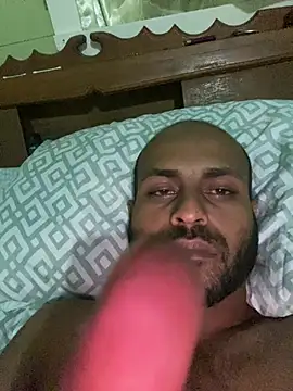 Snapshot of islandvybee55 chatting on 01.18.26 islandvybee55 online show from 01.18.26