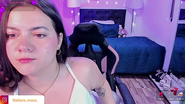 NahiaraEvans  online show from 11.12.25