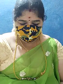 Snapshot of tamilthanushri chatting on 01.31.25 tamilthanushri online show from 01.31.25
