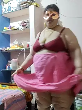 Snapshot of tamilthanushri chatting on 02.02.25 tamilthanushri online show from 02.02.25