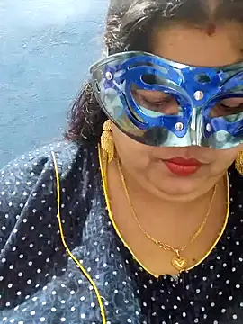 Snapshot of tamilthanushri chatting on 02.06.25 tamilthanushri online show from 02.06.25