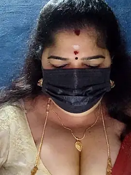 Snapshot of tamilthanushri chatting on 12.16.25 tamilthanushri online show from 12.16.25