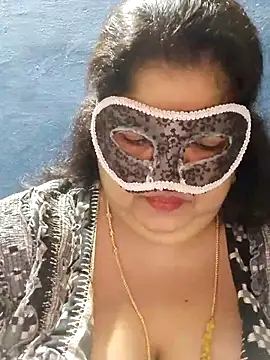 Snapshot of tamilthanushri chatting on 12.21.25 tamilthanushri online show from 12.21.25