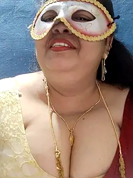 Snapshot of tamilthanushri chatting on 01.13.26 tamilthanushri online show from 01.13.26