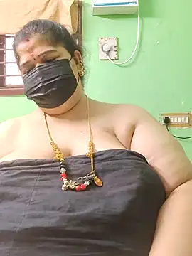 Snapshot of tamilthanushri chatting on 07.12.26 tamilthanushri online show from 07.12.26