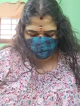 Snapshot of tamilthanushri chatting on 08.05.26 tamilthanushri online show from 08.05.26