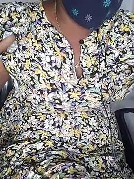 Snapshot of Jasikatamil chatting on 02.14.25 Jasikatamil online show from 02.14.25