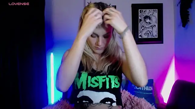 kim jeins11 online show from 10.15.25