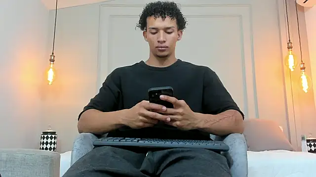 Snapshot of Dominick_star chatting on 12.14.24 Dominick star online show from 12.14.24