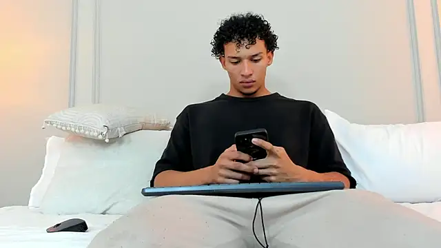 Snapshot of Dominick_star chatting on 12.17.24 Dominick star online show from 12.17.24