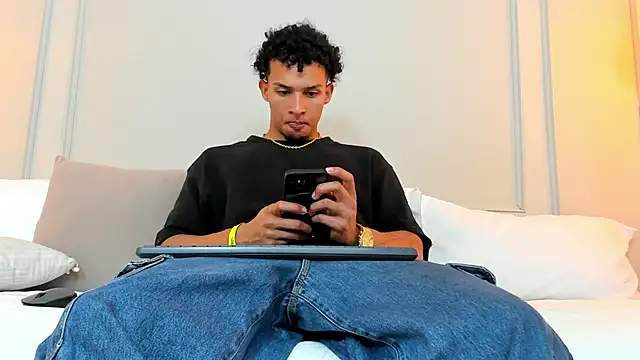 Snapshot of Dominick_star chatting on 01.06.25 Dominick star online show from 01.06.25