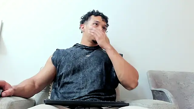 Snapshot of Dominick_star chatting on 02.01.25 Dominick star online show from 02.01.25