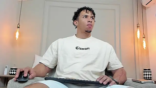 Snapshot of Dominick_star chatting on 02.06.25 Dominick star online show from 02.06.25