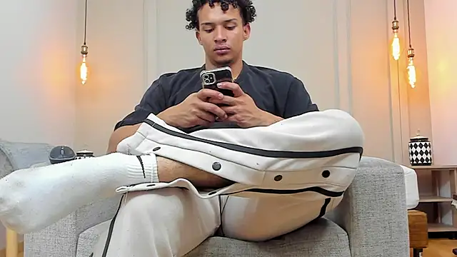 Snapshot of Dominick_star chatting on 02.07.25 Dominick star online show from 02.07.25