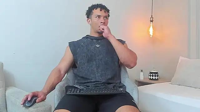 Snapshot of Dominick_star chatting on 02.08.25 Dominick star online show from 02.08.25