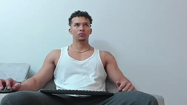 Snapshot of Dominick_star chatting on 02.14.25 Dominick star online show from 02.14.25