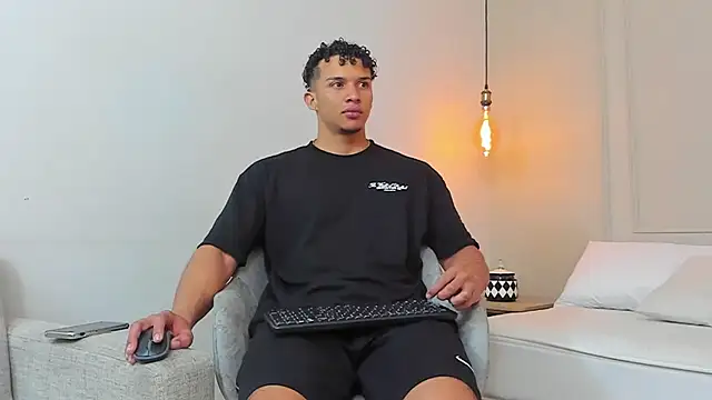 Snapshot of Dominick_star chatting on 02.28.25 Dominick star online show from 02.28.25