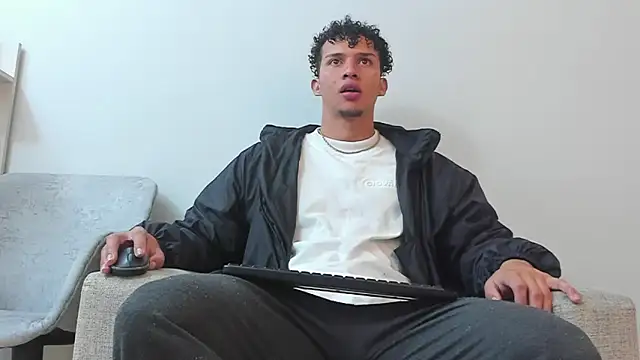 Snapshot of Dominick_star chatting on 03.19.25 Dominick star online show from 03.19.25